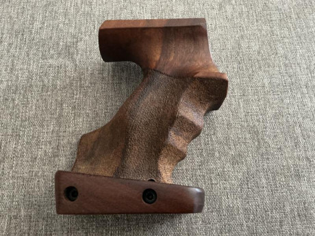 Buenas tardes, se vende cachas anatómicas originales de la pistola Walther GSP Expert, válidas también 02