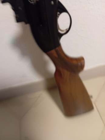 se vende beretta al391urika2 en perfecto estado, currada del monte pero muy pocos tiros,está en Huelva, 01