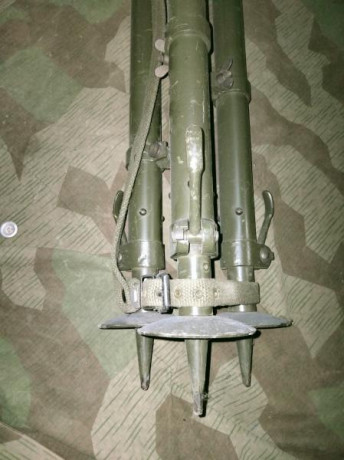Vendo varios articulos de militaria

Un portacargador de cuero para el subfusil Yugoslavo M56 , con alojamiento 01