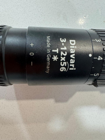 Visor Zeiss Victory Diavari 3-12x56 T*
Usado, pero en buen estado. Lentes perfectas. Con retícula iluminada. 02