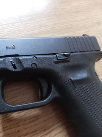 Vendo GLOCK 17 GEN 4, pocos tiros, la tengo desde hace bastantes años, muy cuidada.

Guiada en "A", 00