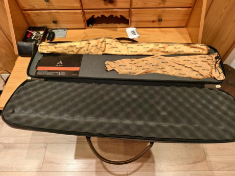 Hola vendo escopeta Akkar Churchill con cañones de 81cm
Comprada y guiada nueva el 17.03.2026, por lo 02