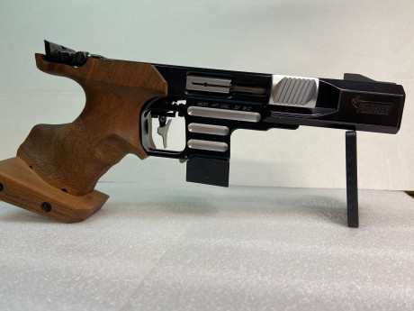 Por compra de una pistola nueva vendo Pardini calibre 32 del año 2016. 
Tamaño cacha talla M.
El precio 00