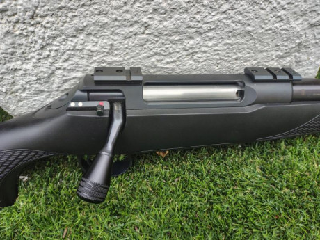  Buenas noches

Pongo en venta este rifle:

Rifle Sauer Classic XT en calibre 8x57IS.




El rifle incorpora 02