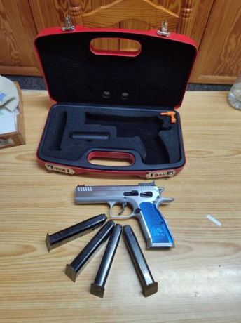 Buenas Tardes.
Pongo a la venta Pistola Tanfoglio Stock II, con cachas de aluminio y mecanismos cambiados 00