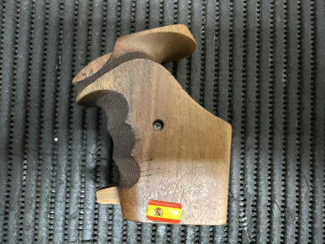 Vendo cachas anatomicas para Revolver SW 686, jpablo@malagasur-rent.com-678615227
Precio:130€ 00