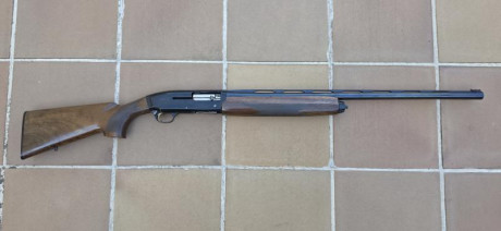 Se vende esta escopeta, antigua, pero repasada por armero y funcionando a la perfección. 71 cm. de cañón, 11