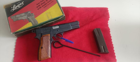 Muy a mí pesar vendo Luger M80. Cómo la mayoría saben es la high power Alemana. Creo fabricación HÚNGARA.
La 00