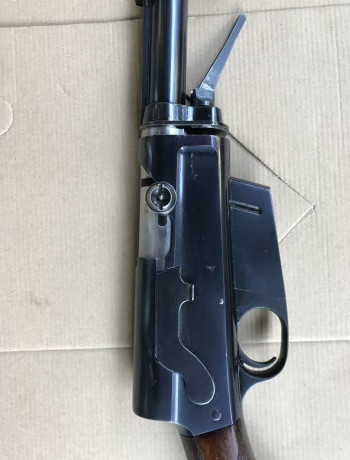 Se vende rifle FN Browning 1900 semi-auto caliber 35 Rem. en buen estado.
Solo se produjeron 4.950 unidades 11