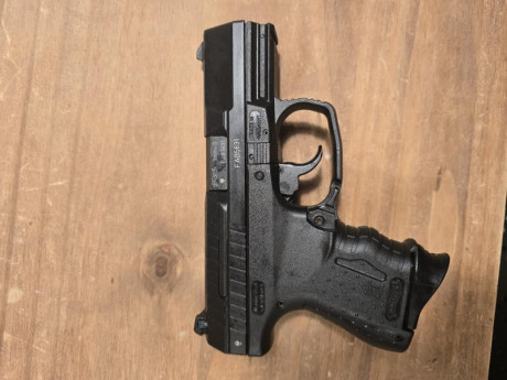 Un compañero vende este arma. Walther P99 Compac. Se puede ver y probar en el Tiro de Barcelona, Montjuïc. 01