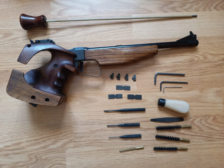 Se vende pistola  Toz 35 M para modalidad libre, en perfecto estado muy cuidada. Cacha Morini Talla M. 02