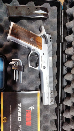 Un compañero vende Pardini gt9 6" en silver menos de un año poco uso, comprada  nueva solo para comparar 00