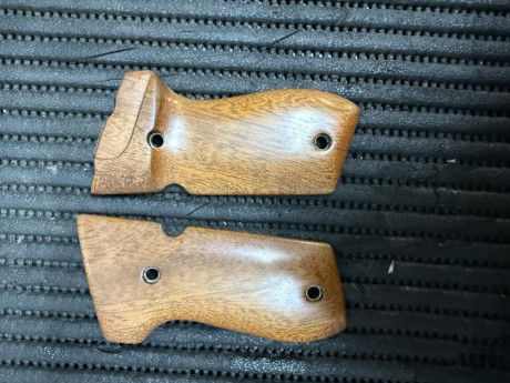 Vendo cachas pistola Smith Wesson modelo Master 52-2 originales en polimero y en madera
Interesados:jpablo@malagasur-rent.com
678615227.
Precio: 01