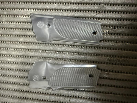 Vendo cachas pistola Smith Wesson modelo Master 52-2 originales en polimero y en madera
Interesados:jpablo@malagasur-rent.com
678615227.
Precio: 00