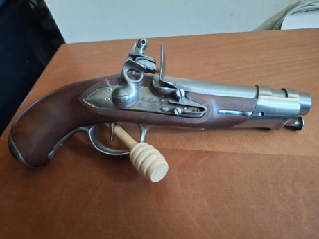 La pistola Gendarmerie An IX de Pedersoli es un arma para defensa, que replica uno de los modelos más 11