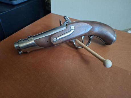 La pistola Gendarmerie An IX de Pedersoli es un arma para defensa, que replica uno de los modelos más 22
