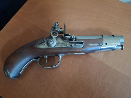 La pistola Gendarmerie An IX de Pedersoli es un arma para defensa, que replica uno de los modelos más 30