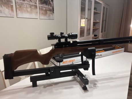 Se vende rifle PCP Snowpeak M25 Gen2 regulado con culata en madera de Haya. Perfecto estado, comprado 41