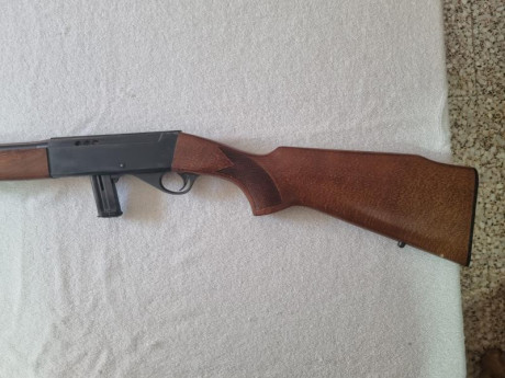 Se vende carabina ANSCHUTZ MODELO 520/61 desmontable en buen estado. Precio 180 euros. Tlf.607609326. 01