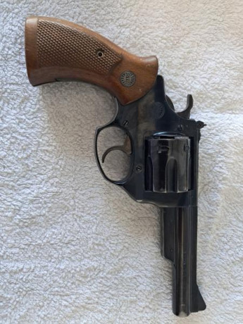 Se vende revolver Astra NC6, cal. 38 Spl. de 4¨
Está guiado con licencia tipo F.
Se encuentra en Santander.
Precio 01