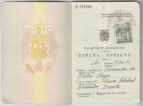  EN RECUERDO Y HOMENAJE A LOS QUE YA NO ESTÁN. 

Si pones en  GOOGLE    PASAPORTES EN LA MEMORIA   da 130