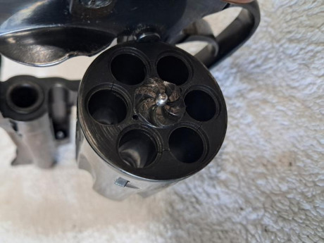 Se vende revolver Astra NC6, cal. 38 Spl. de 4¨
Está guiado con licencia tipo F.
Se encuentra en Santander.
Precio 10
