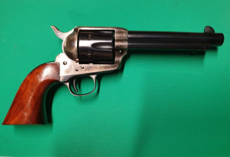 SE VENDE REVOLVER UBERTI CATTLEMAN 1873
EN CALIBRE .45 LONG COLT.
ESTADO DE CONSERVACIÓN IMPECABLE TAL 00