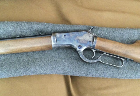 Este rifle ya lo presente hace tiempo en el foro, y repetiré lo dicho: El arma vino sin ajustar, y dando 12