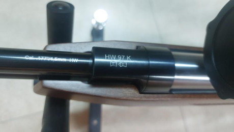 Se vende carabina     Weihrauch HW97K cal. 4,5 (.177)   , nueva casi a estrenar, habrá tirado una media 11