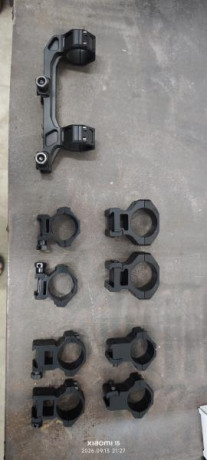 Vendo todas estas monturas. Son para tubo de 30 mm y una para tubo de 34 mm. 20€ cada monturas con envío 00