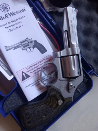En venta Revólver Smith & Wesson 686 SSR 4" - 357 Mag.sin apenas uso, está como nuevo.
Incluye 02