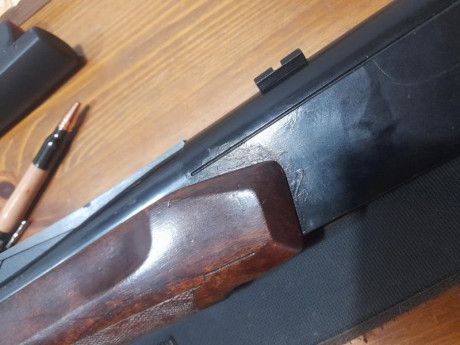 Un amigo vende este arma.
Tiene minimo uso con muy pocos disparos, aunque si tiene algunas marcas propias 11