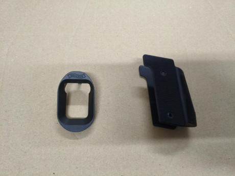 Se vende pistola WALTHER Q5 MACTH SF BLACK RIBBON. Guiada en el 04/2024 , tendra como 1000 tiros como 11
