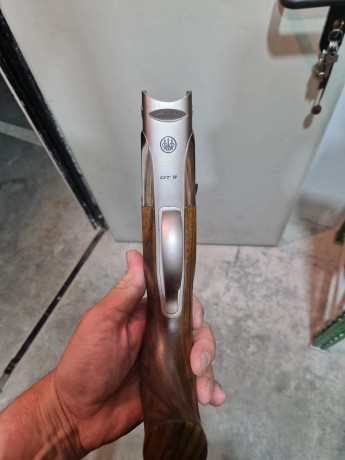 Hola un amigo pone a la venta su escopeta de plato 
Beretta DT11 con solo 2 años y muy pocos tiros por 00