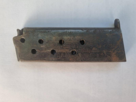 Se vende cargador pistola ASTRA 400 de la REPÚBLICA ESPAÑOLA, ATENCION sólo válidas para la de la REPÚBLICA. 01