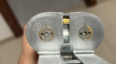 Se vende paralela de dos gatillos, expulsora, gatillo articulado, válvulas de escape de gases. En buen 20