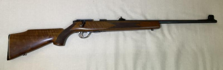 Carabina finlandesa de cerrojo SAKO P72 calibre .22 LR, fabricada durante la década de 1970. Cuerpo y 00
