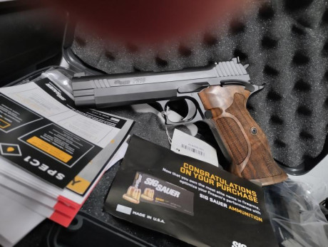 Vendo Sig Sauer P210. Tiene cinco años, pero está como el primer día. Muy poco uso ya que utilizo el calibre 00