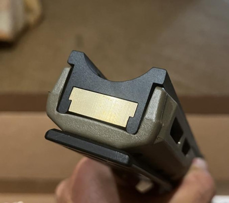 650€ puesta en destino.
Lleva el carril arka original , contrapeso interno de bronce bajo todo el guardamanos 02