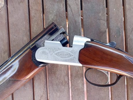 Vendo (es de un compañero) una escopeta Beretta S56E, restaurada, cañón de 71cm., 3-1*.
Se vende en 450€. 02