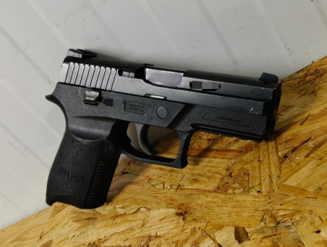 Hola.
Vendo Sig Sauer P250 DCc.
Con muy pocos disparos. Le tenía para seguridad en casa.
Lleva un sistema 00