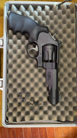 Revolver SW MPR 8 de reestreno.

En su caja original del Performance Center.

1.200 €.

Miguel 690 686 00