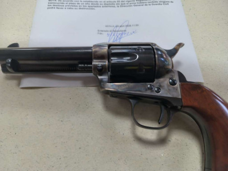 SE VENDE REVOLVER UBERTI CATTLEMAN 1873
EN CALIBRE .357 MAGNUM.
ESTADO DE CONSERVACIÓN MUY BUENO TAL Y 00