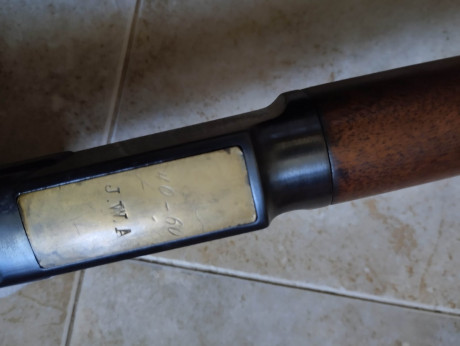 Arma original, guiada en AE, con certificado de BOPE.
Madera en perfecto estado. Fue re pavonado en algún 11