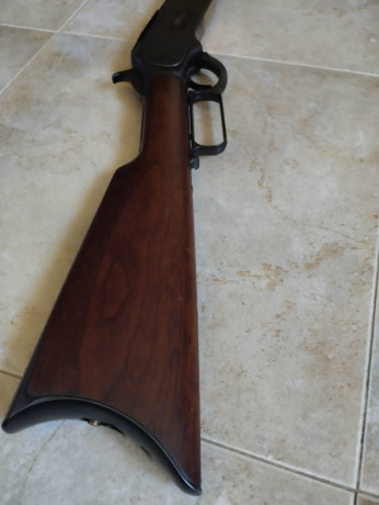 Arma original, guiada en AE, con certificado de BOPE.
Madera en perfecto estado. Fue re pavonado en algún 22