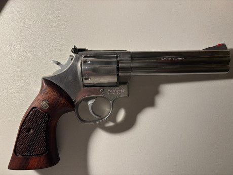 Buenas, vendo este revolver.
 Smith Wesson 686 6" 
Calibre .357 mg
 Modelo 686-3  (Según dicen el 01