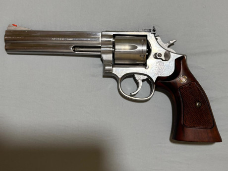Buenas, vendo este revolver.

Smith Wesson 686 6"
Calibre .357 mg
Guiado en F
Está como se ve en 02