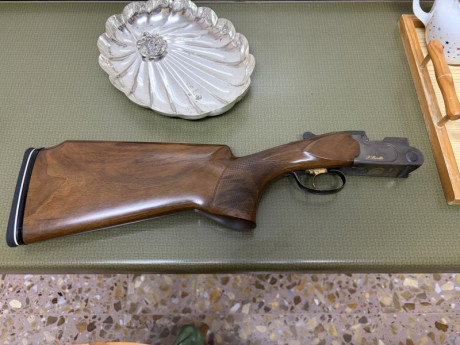 Vendo Beretta 682 Gold Trap con cañón de 76 cm y chokes fijos  IM y Full. Culata a medida de zurdos realizada 10