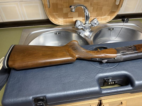 Vendo Beretta 682 Gold Trap con cañón de 76 cm y chokes fijos  IM y Full. Culata a medida de zurdos realizada 32