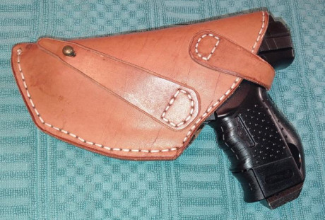 Walther CP99 Compact CO2, calibre 4.5.
Funciona con bombonas de CO2
Dispara bolas BBS
Blowback
Capacidad 10